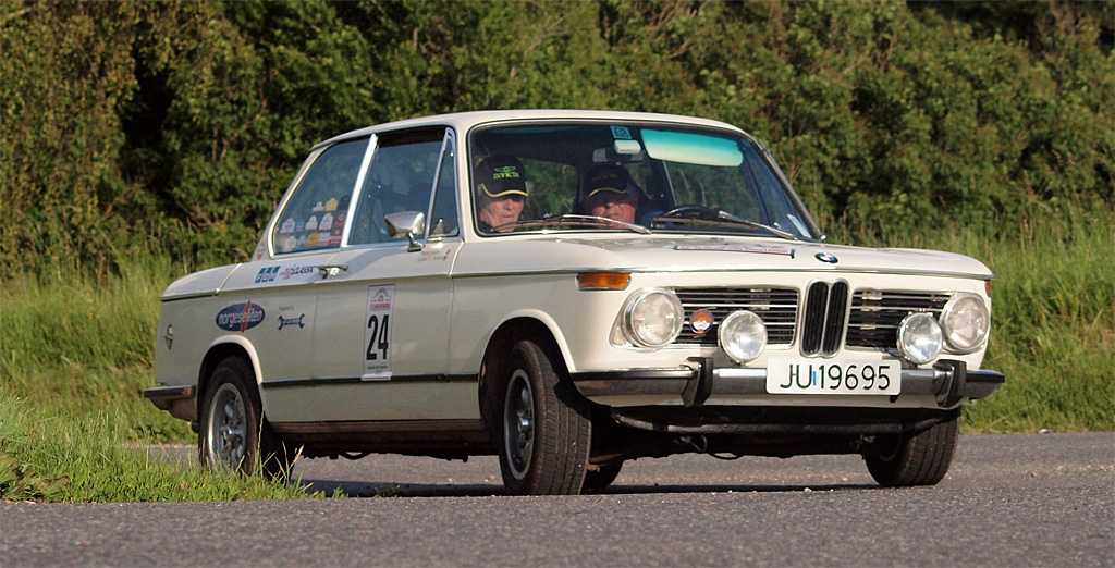 Nordmændene: Gustav Fredrik Huseby og Per Odvar Nyborg er flittige deltagere i 12CCC med deres BMW 2002tii
(Foto: Åge Keseler Kirketerp)